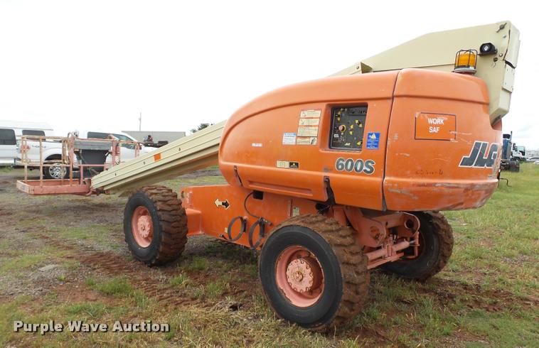 image for item DL9141 1999 JLG 600S boom lift