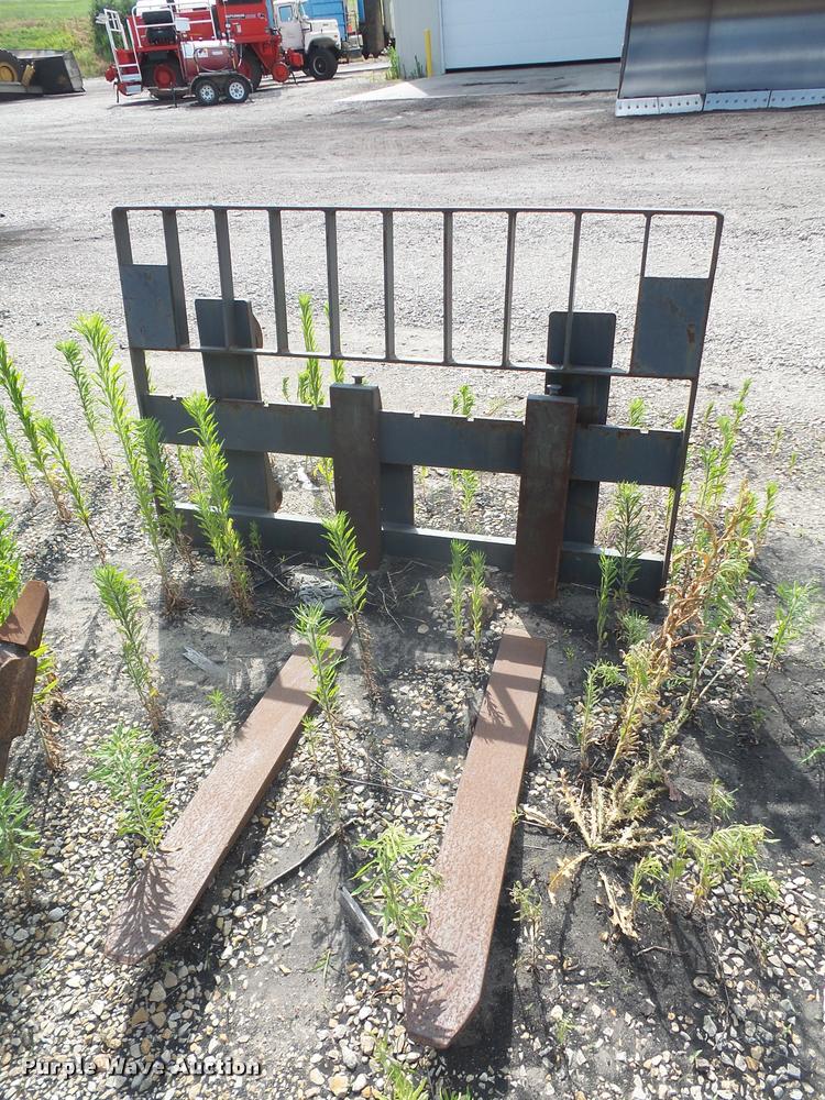 image for item DL9650 FFC 100420869 pallet fork attachment