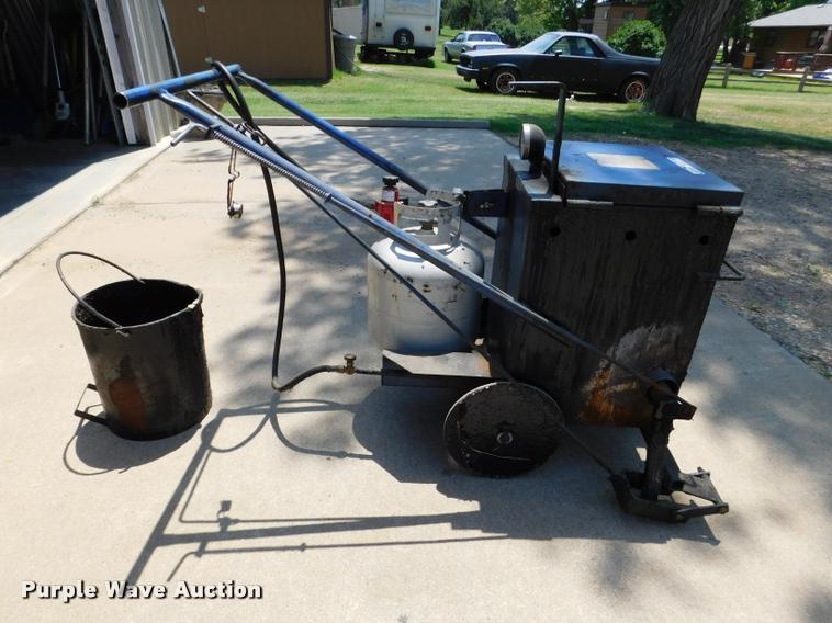 Tar kettle in Salina, KS Item DM9487 for sale Purple Wave