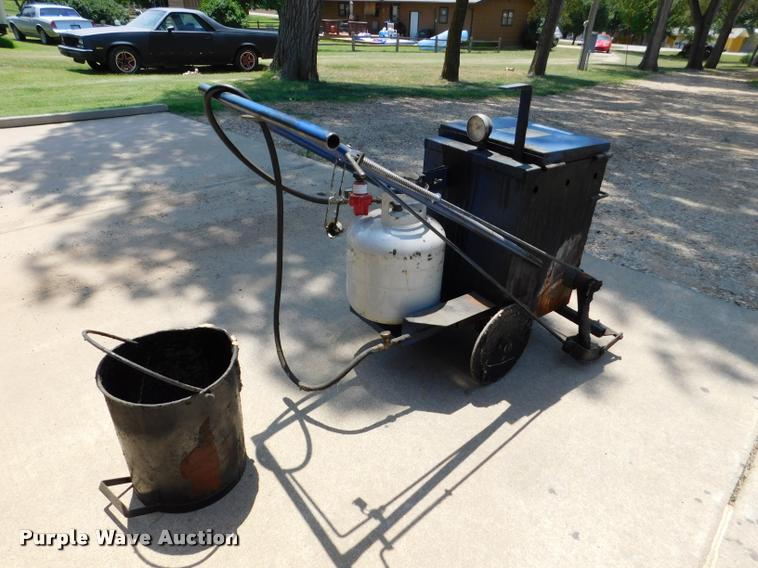 Tar kettle in Salina, KS Item DM9487 for sale Purple Wave