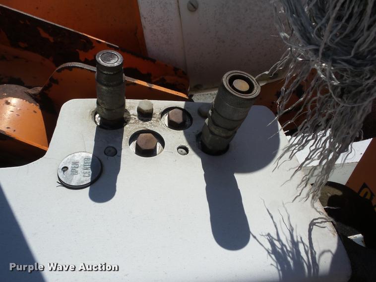 image for item J8614 1993 International 4900 bucket truck