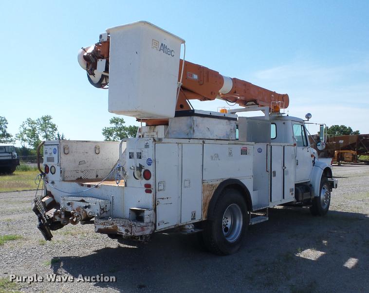 image for item J8615 1992 International 4900 bucket truck