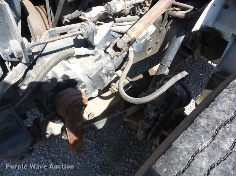 image for item J8615 1992 International 4900 bucket truck