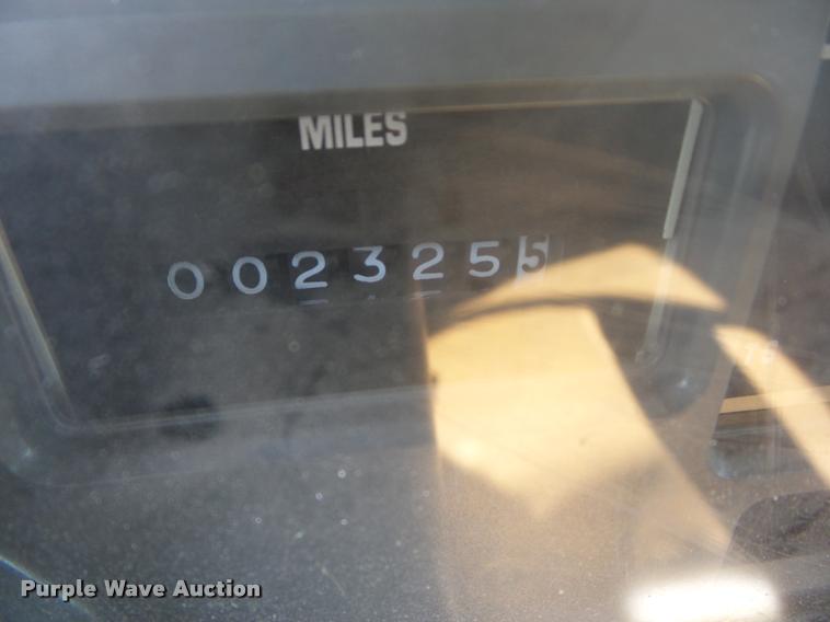 image for item J8615 1992 International 4900 bucket truck