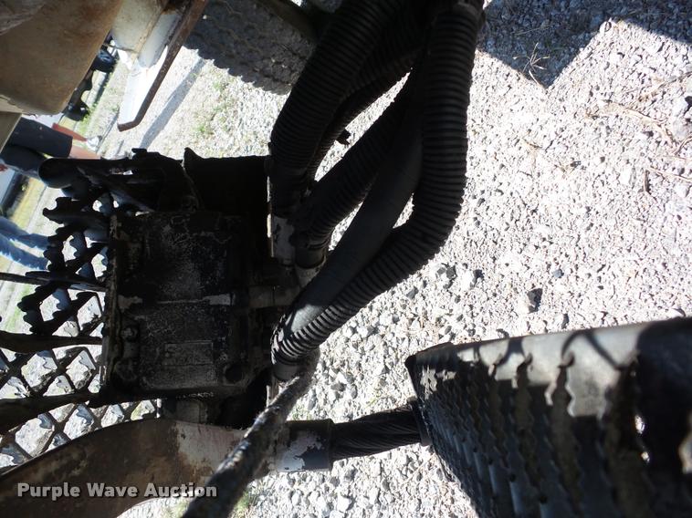 image for item J8615 1992 International 4900 bucket truck