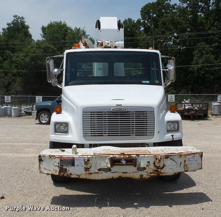 image for item K3272 2003 Freightliner FL80 digger derrick truck