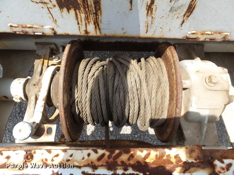 image for item K3272 2003 Freightliner FL80 digger derrick truck