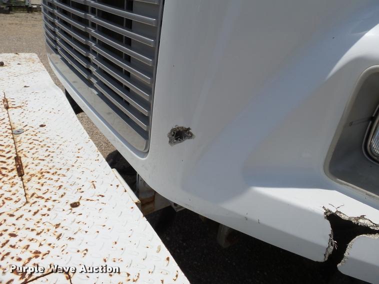 image for item K3272 2003 Freightliner FL80 digger derrick truck