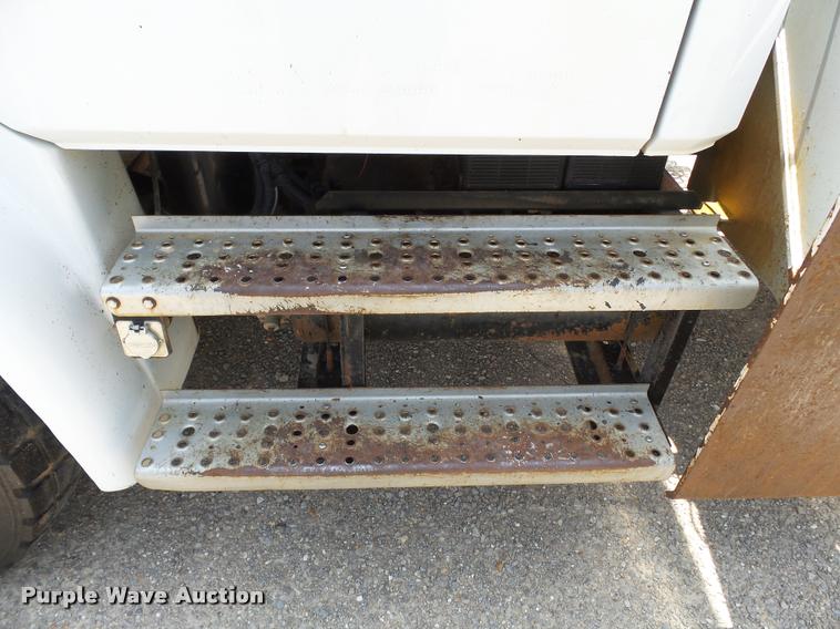 image for item K3272 2003 Freightliner FL80 digger derrick truck