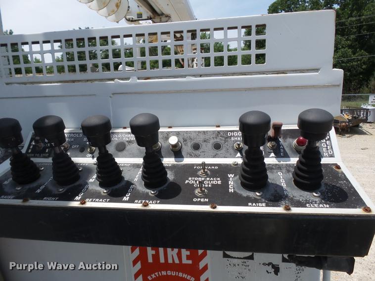 image for item K3272 2003 Freightliner FL80 digger derrick truck