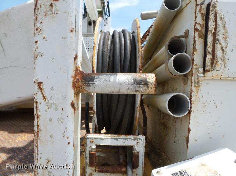 image for item K3272 2003 Freightliner FL80 digger derrick truck