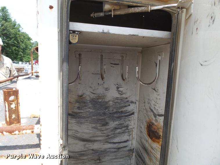 image for item K3272 2003 Freightliner FL80 digger derrick truck