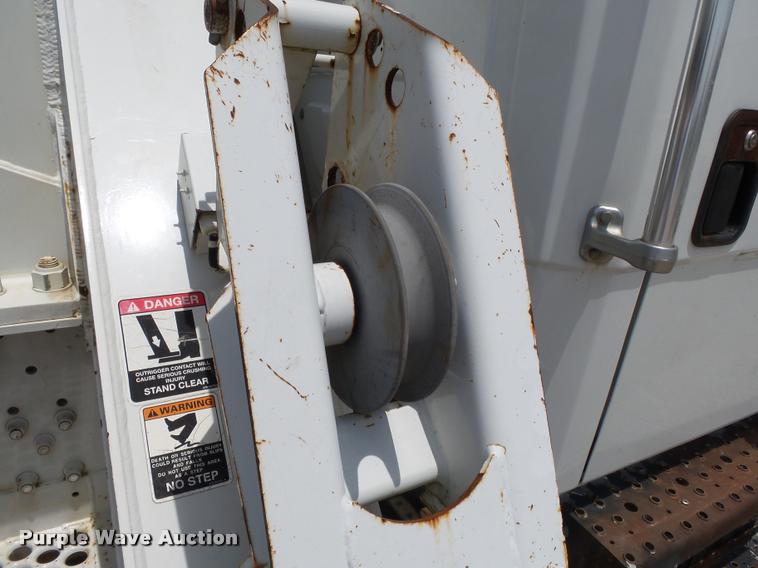 image for item K3272 2003 Freightliner FL80 digger derrick truck