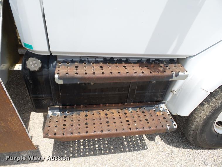 image for item K3272 2003 Freightliner FL80 digger derrick truck