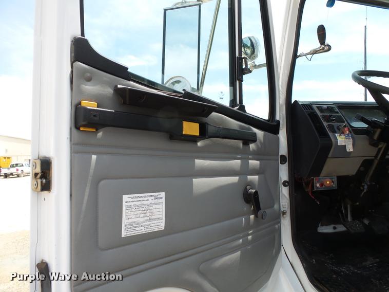 image for item K3272 2003 Freightliner FL80 digger derrick truck