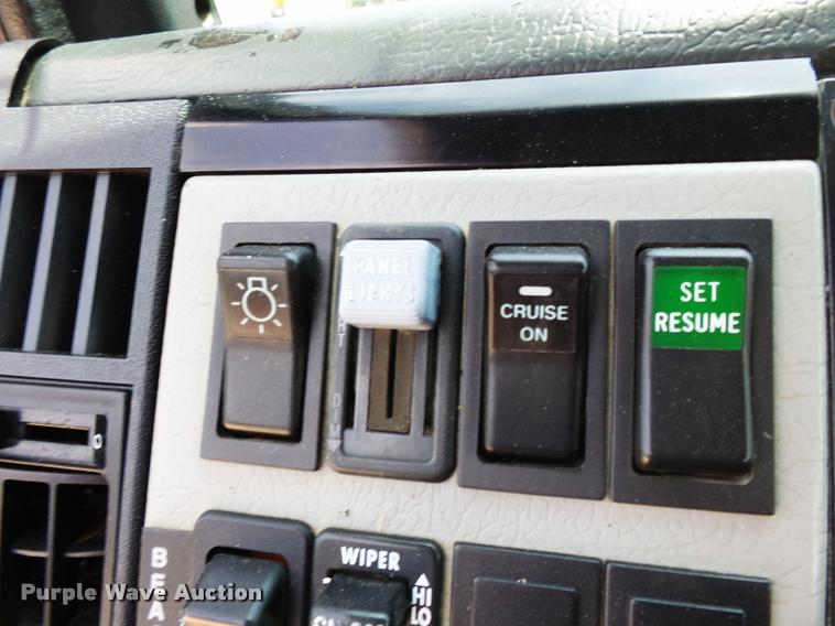 image for item K3272 2003 Freightliner FL80 digger derrick truck