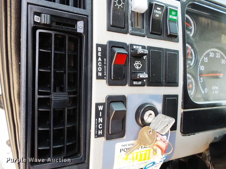 image for item K3272 2003 Freightliner FL80 digger derrick truck