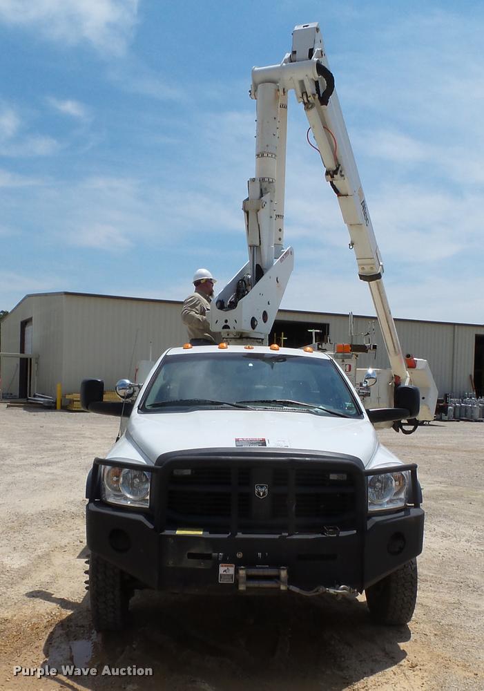 image for item K3273 2008 Dodge Ram 5500 bucket truck
