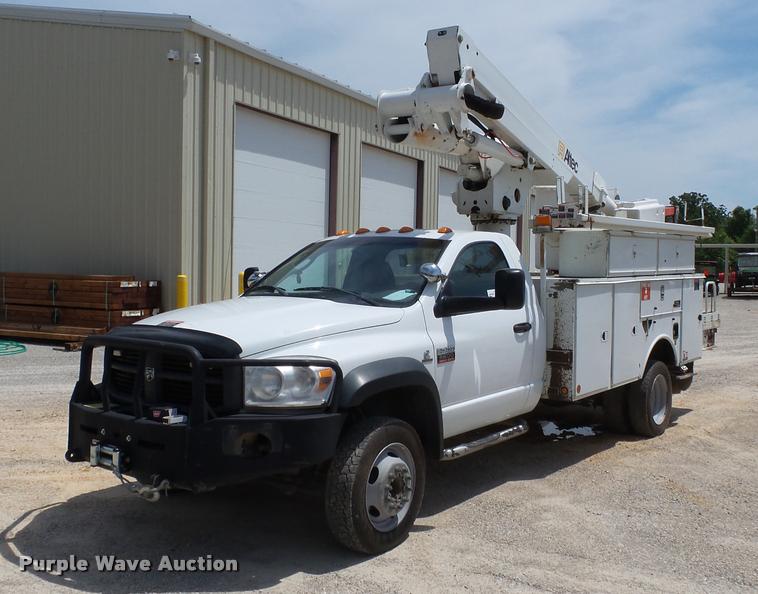 image for item K3274 2008 Dodge Ram 5500 bucket truck