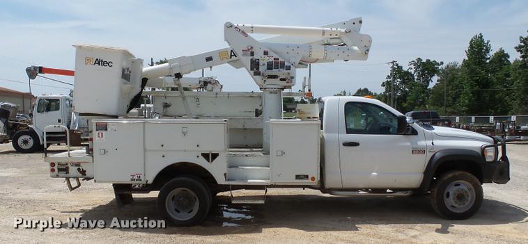 image for item K3274 2008 Dodge Ram 5500 bucket truck