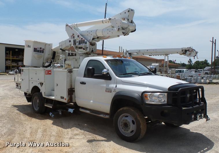 image for item K3274 2008 Dodge Ram 5500 bucket truck