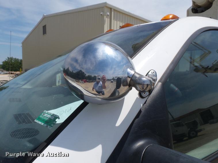 image for item K3274 2008 Dodge Ram 5500 bucket truck