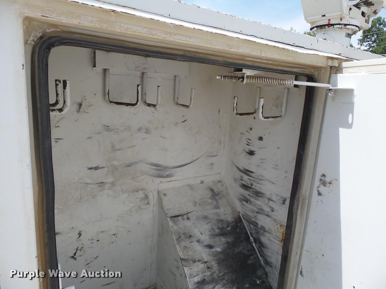 image for item K3274 2008 Dodge Ram 5500 bucket truck