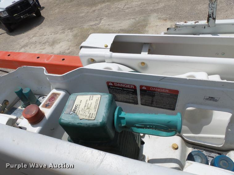 image for item K3274 2008 Dodge Ram 5500 bucket truck