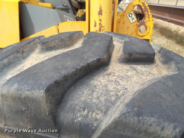 image for item L1517 JCB 506B telehandler