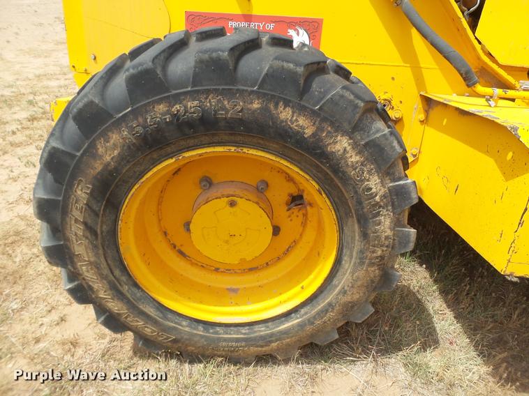 image for item L1517 JCB 506B telehandler