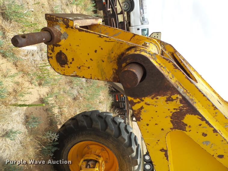 image for item L1517 JCB 506B telehandler