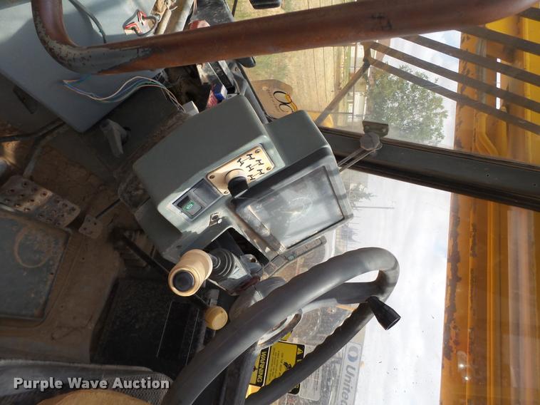 image for item L1517 JCB 506B telehandler