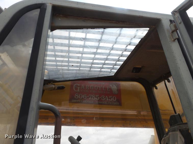 image for item L1517 JCB 506B telehandler