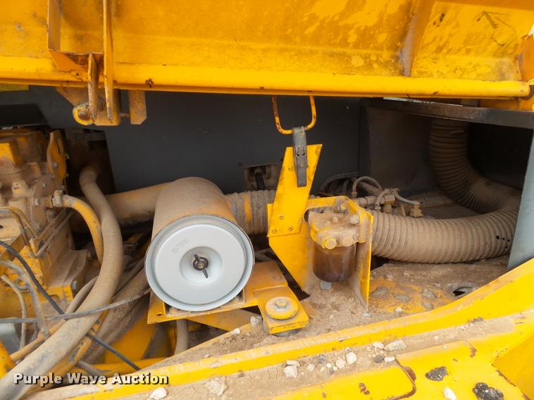 image for item L1517 JCB 506B telehandler