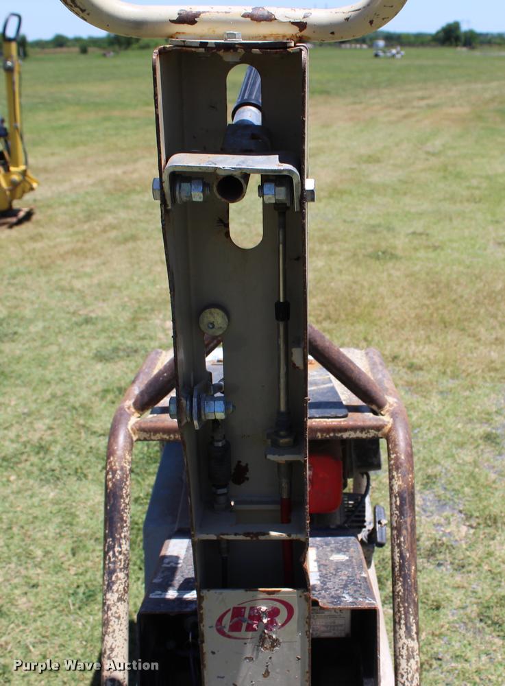 image for item L1966 Ingersoll Rand BXR-200 compactor