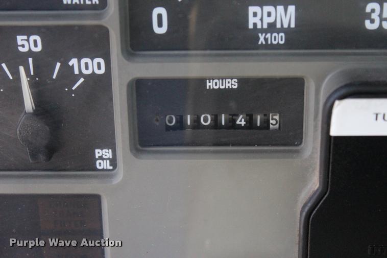 image for item L1967 2001 International 4900 asphalt patch truck