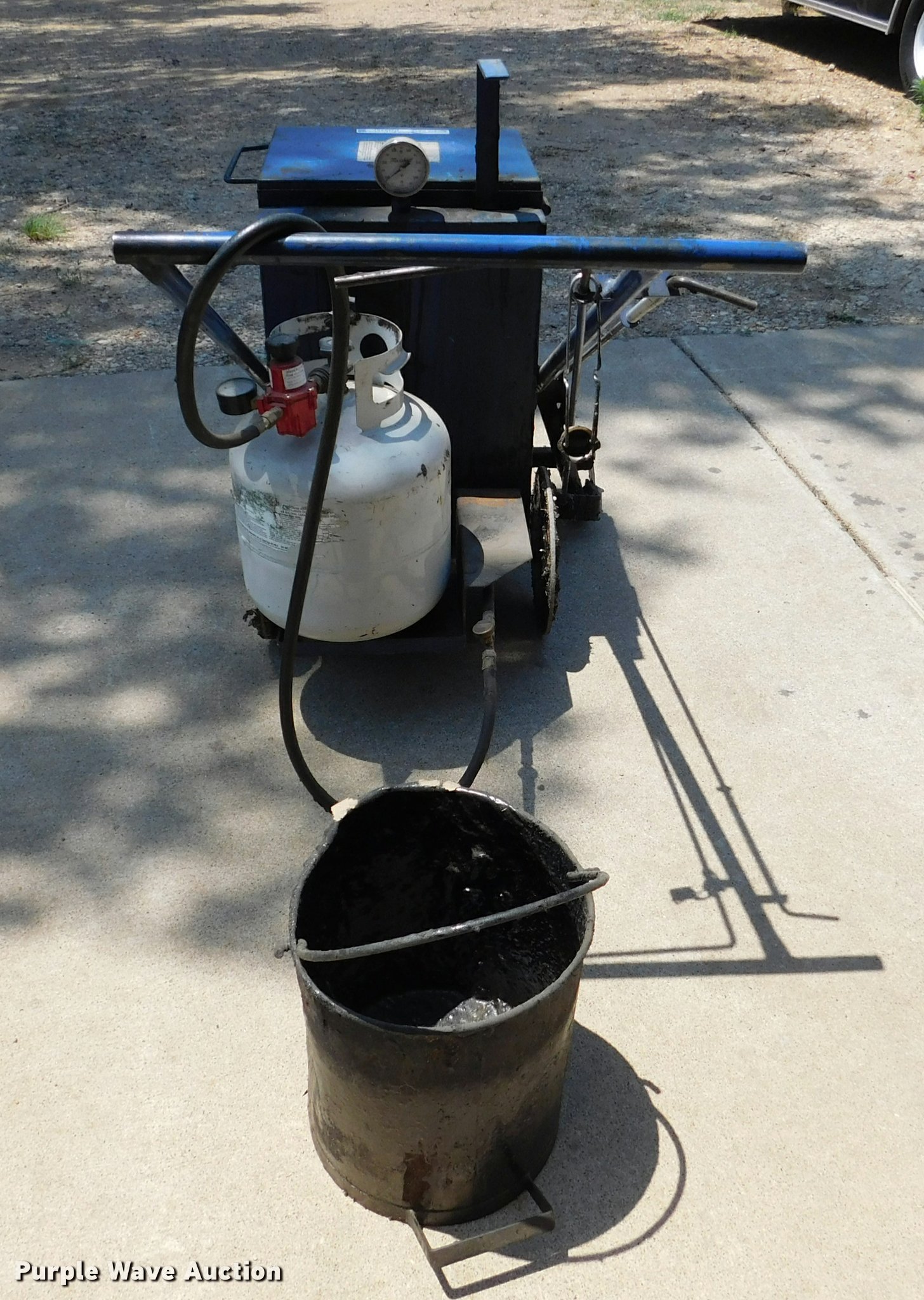 Tar kettle in Salina, KS Item DM9487 for sale Purple Wave