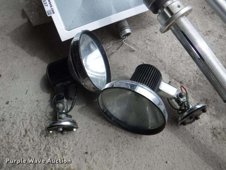 image for item CA9537 Emergency lights