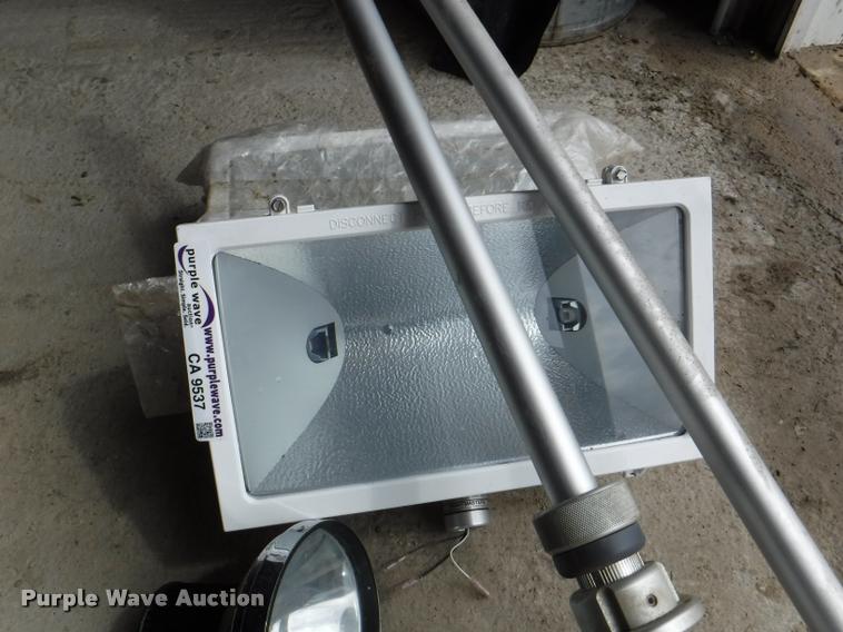 image for item CA9537 Emergency lights