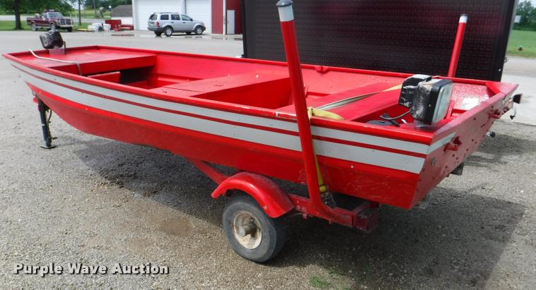 image for item CA9551 1993 boat