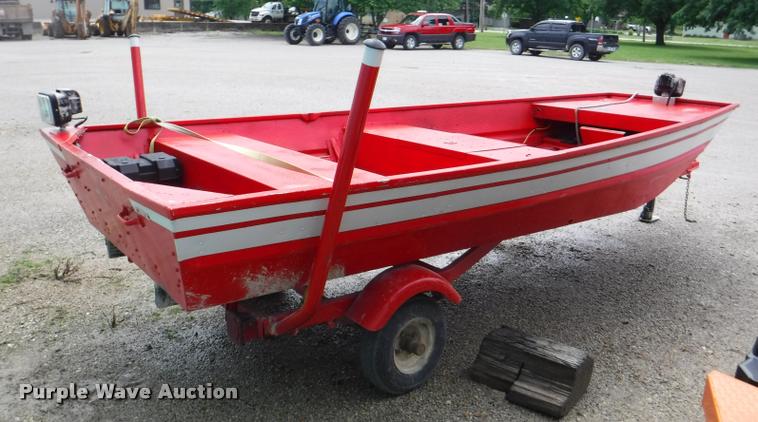 image for item CA9551 1993 boat