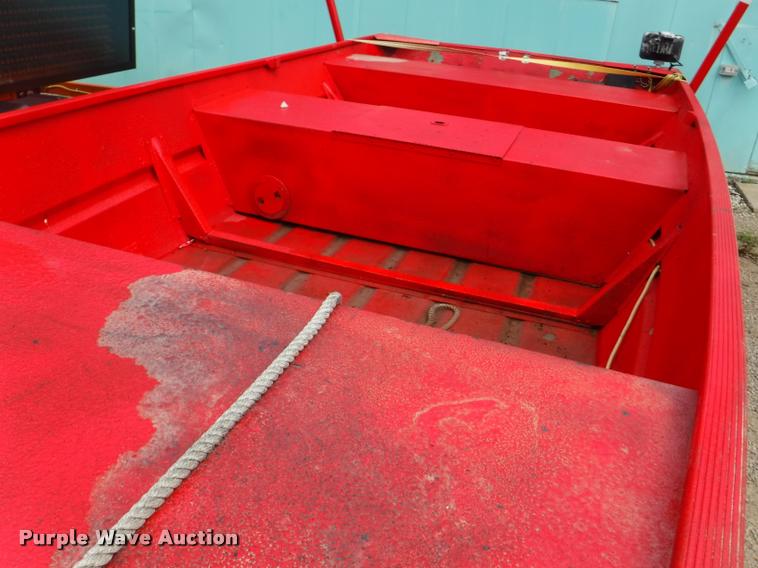 image for item CA9551 1993 boat