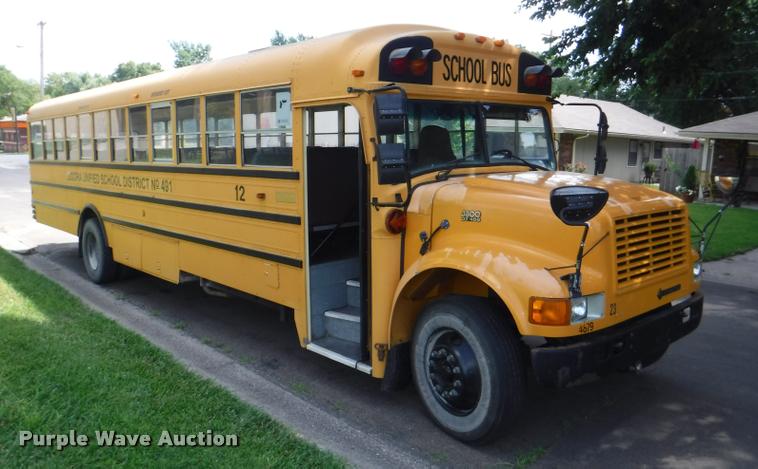 image for item CA9735 1992 International 3800 school bus