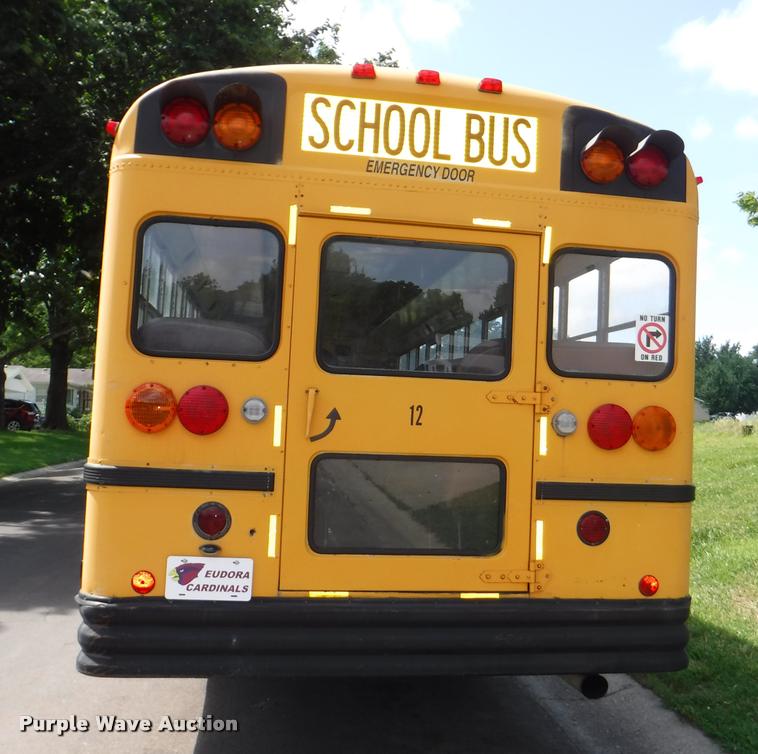 image for item CA9735 1992 International 3800 school bus