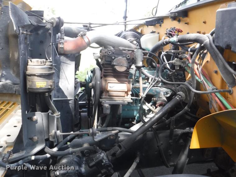 image for item CA9735 1992 International 3800 school bus