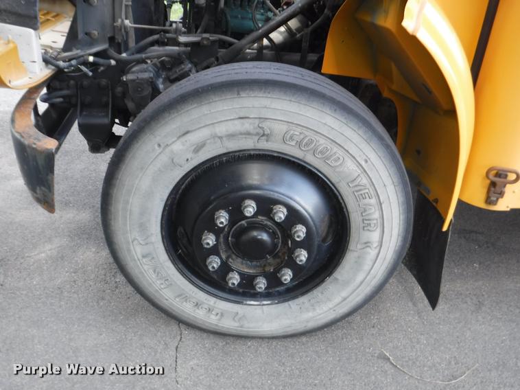 image for item CA9735 1992 International 3800 school bus