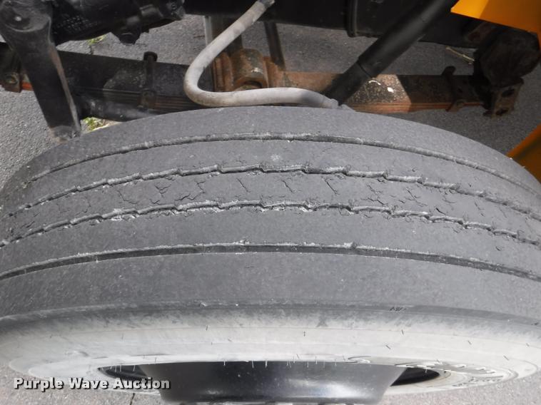 image for item CA9735 1992 International 3800 school bus