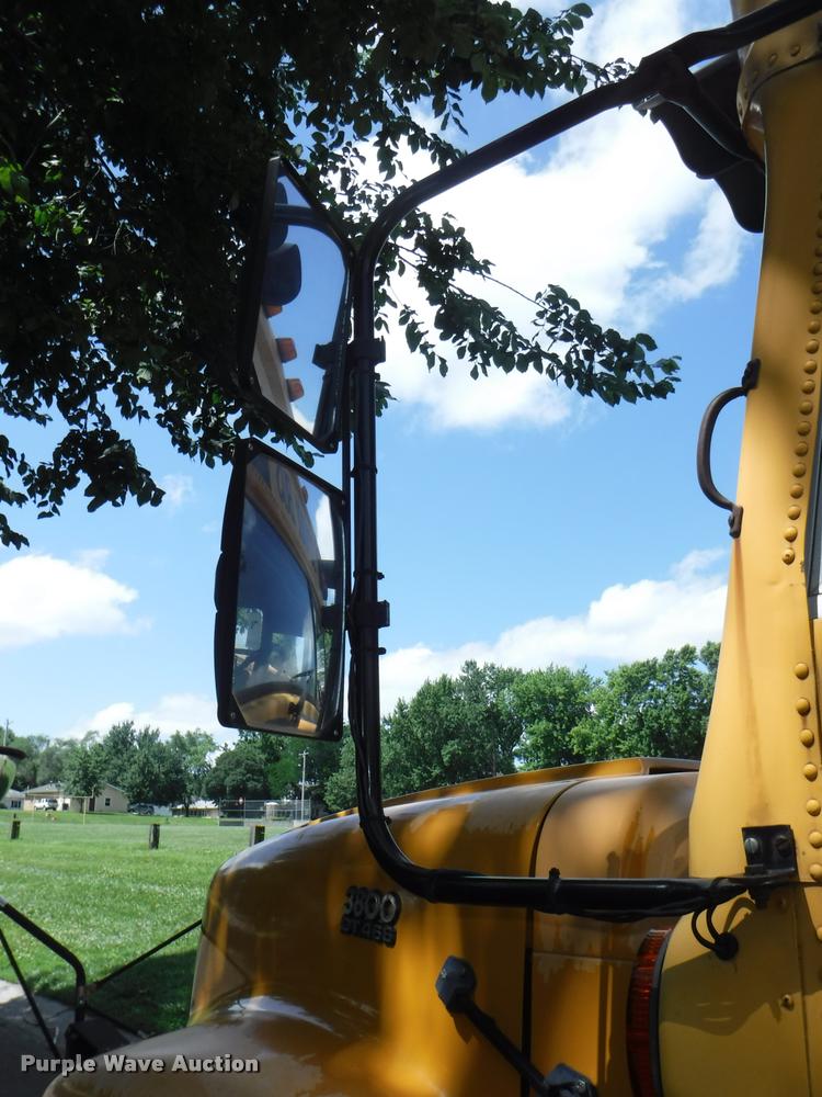 image for item CA9735 1992 International 3800 school bus