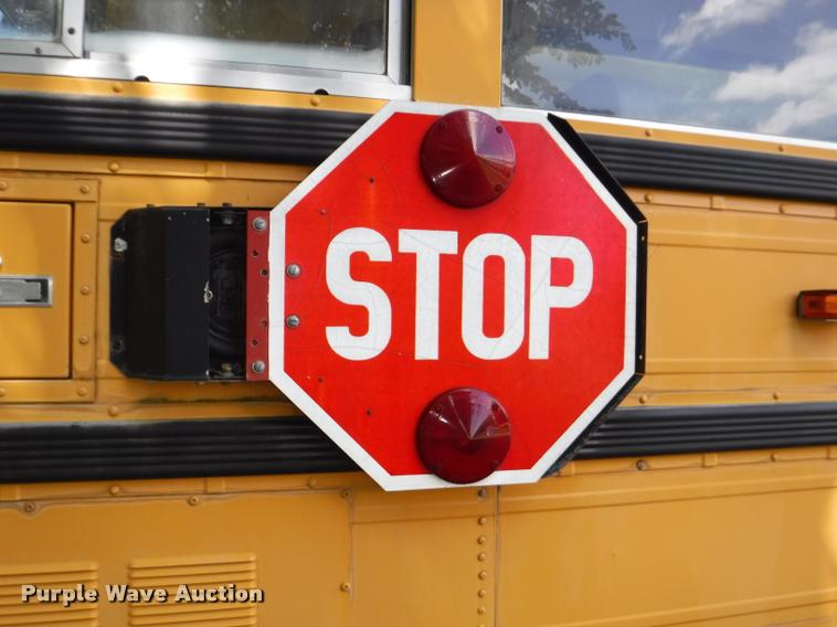 image for item CA9735 1992 International 3800 school bus