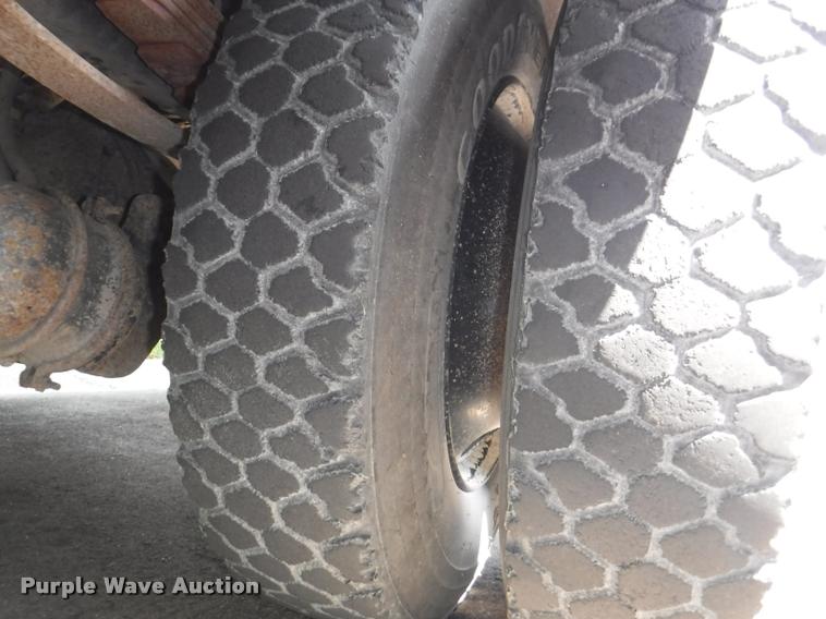 image for item CA9735 1992 International 3800 school bus